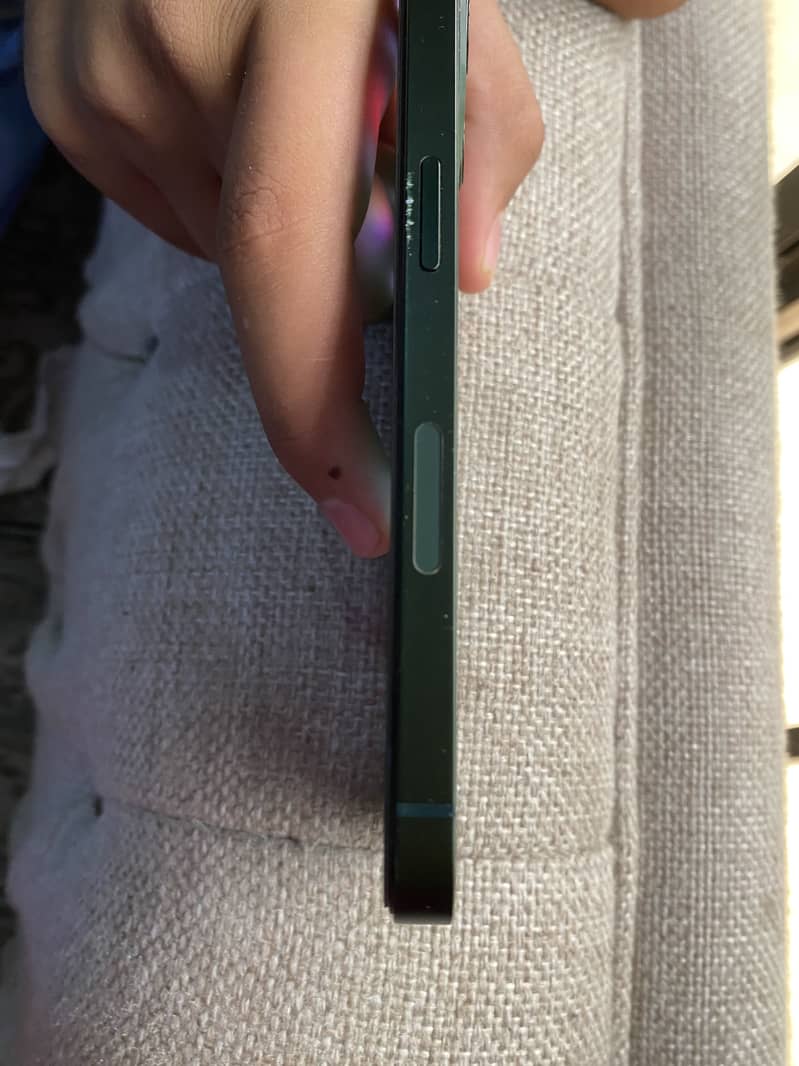iPhone 13 3