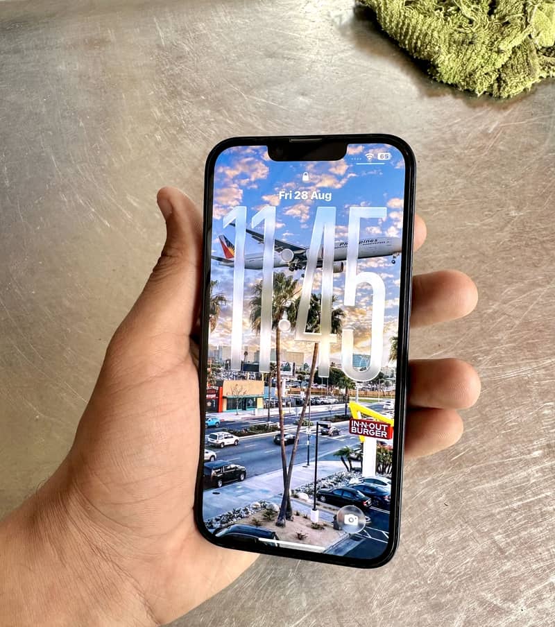 Apple iPhone 13 2