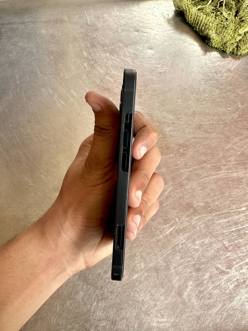 Apple iPhone 13 3
