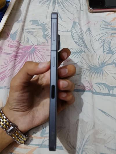 Sharp Aquos Sense7 plus