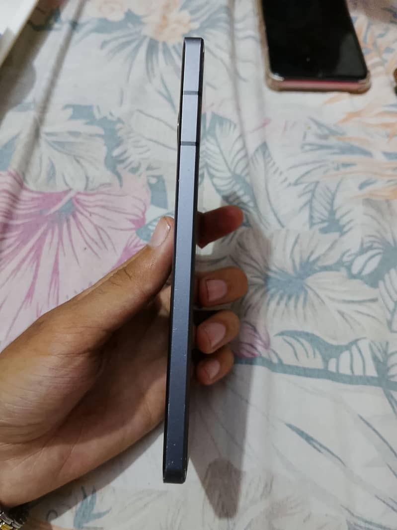 Sharp Aquos Sense7 plus 2