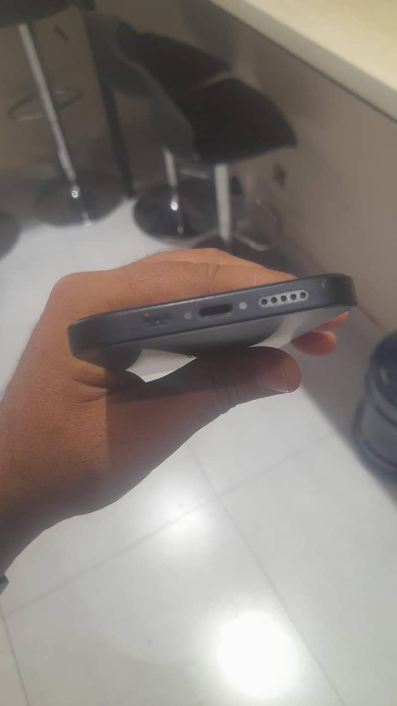 Apple iPhone 12 1