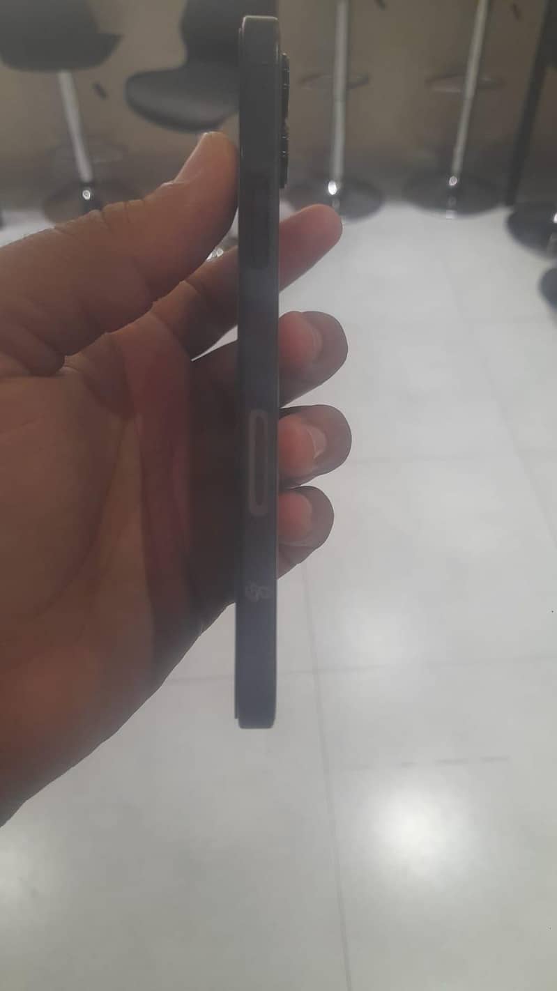 Apple iPhone 12 2