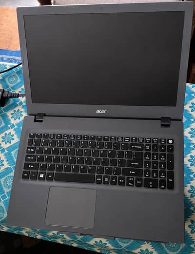 Acer Aspire E5-573 | Core i3 5th Gen | 12GB RAM | 128GB SSD