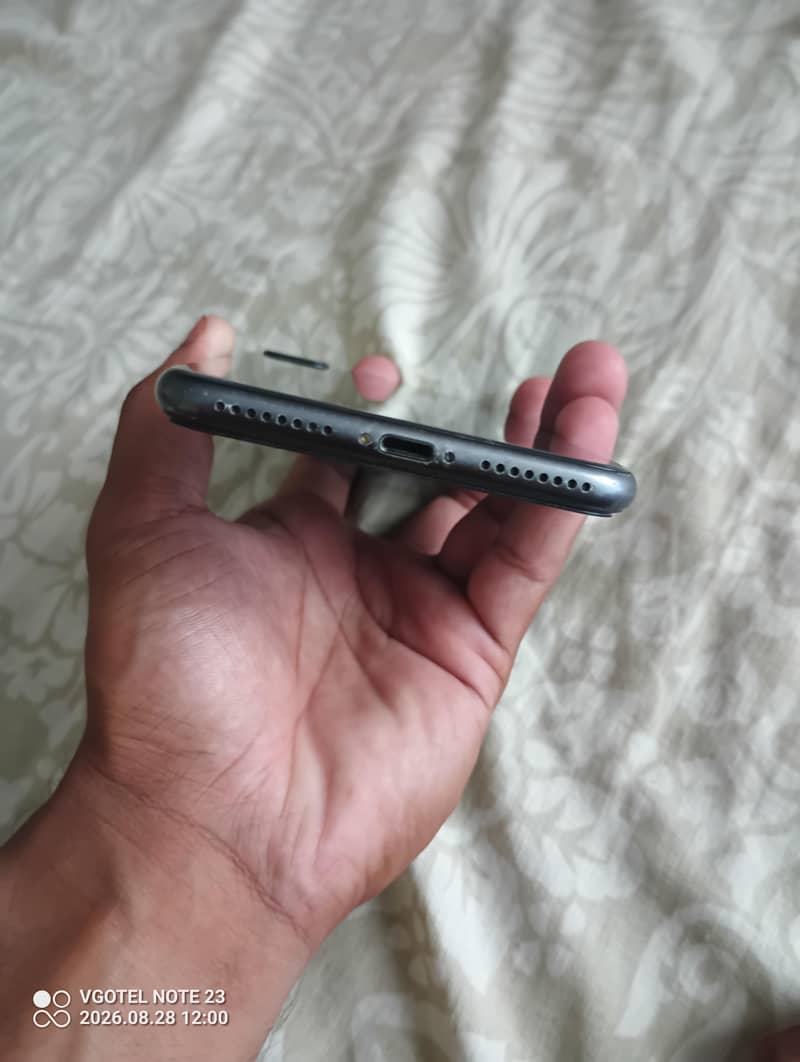 iphone 8 plus 4 non PTA 3