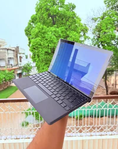 Microsoft Surface Pro 6 (Core i5 8th Gen, 8GB RAM, 256GB NVMe SSD)