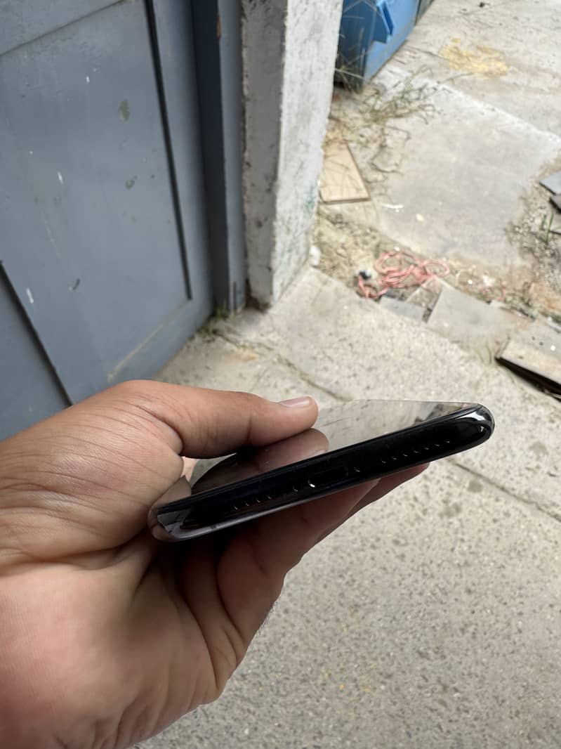 Apple iPhone 11 Pro Max 3