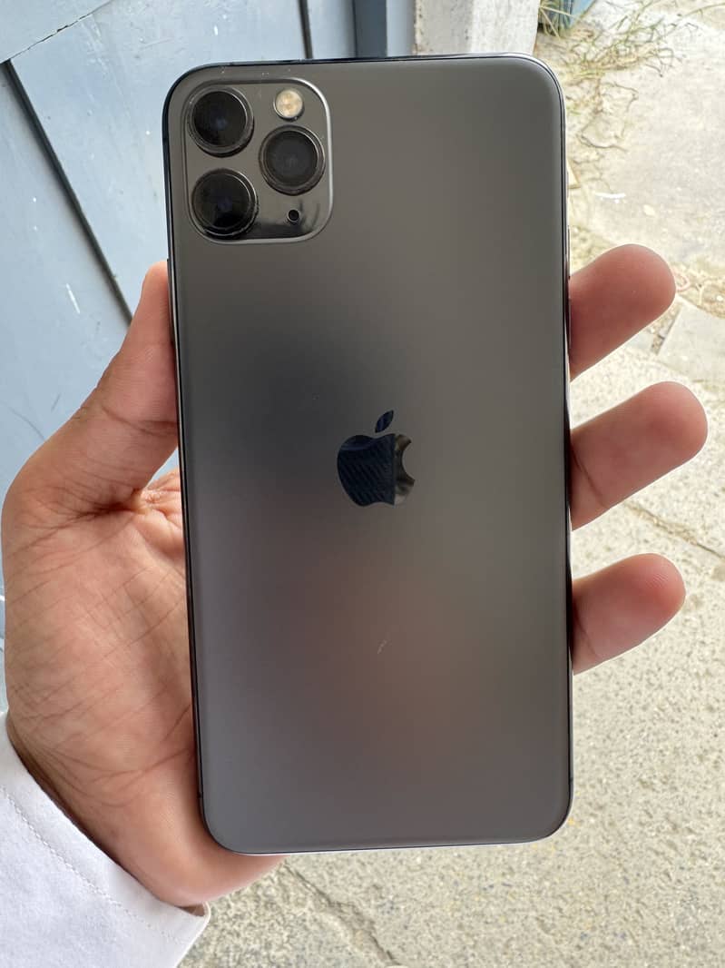 Apple iPhone 11 Pro Max 4