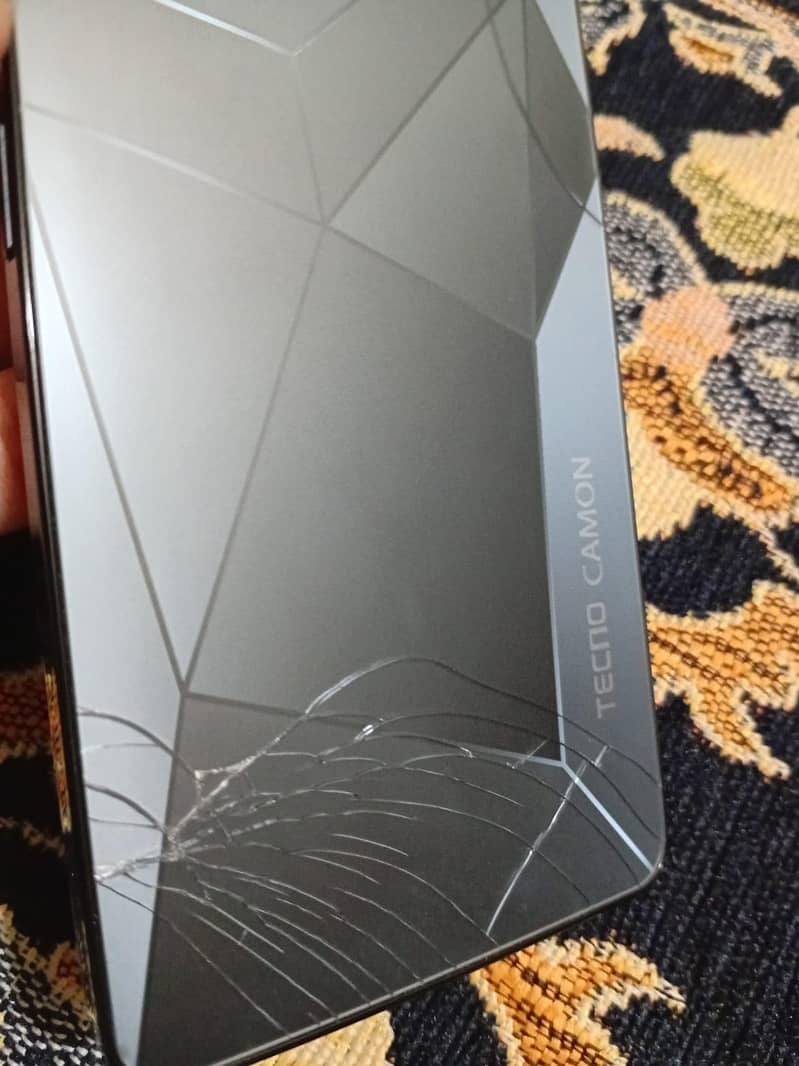 Tecno CAMON 20 2
