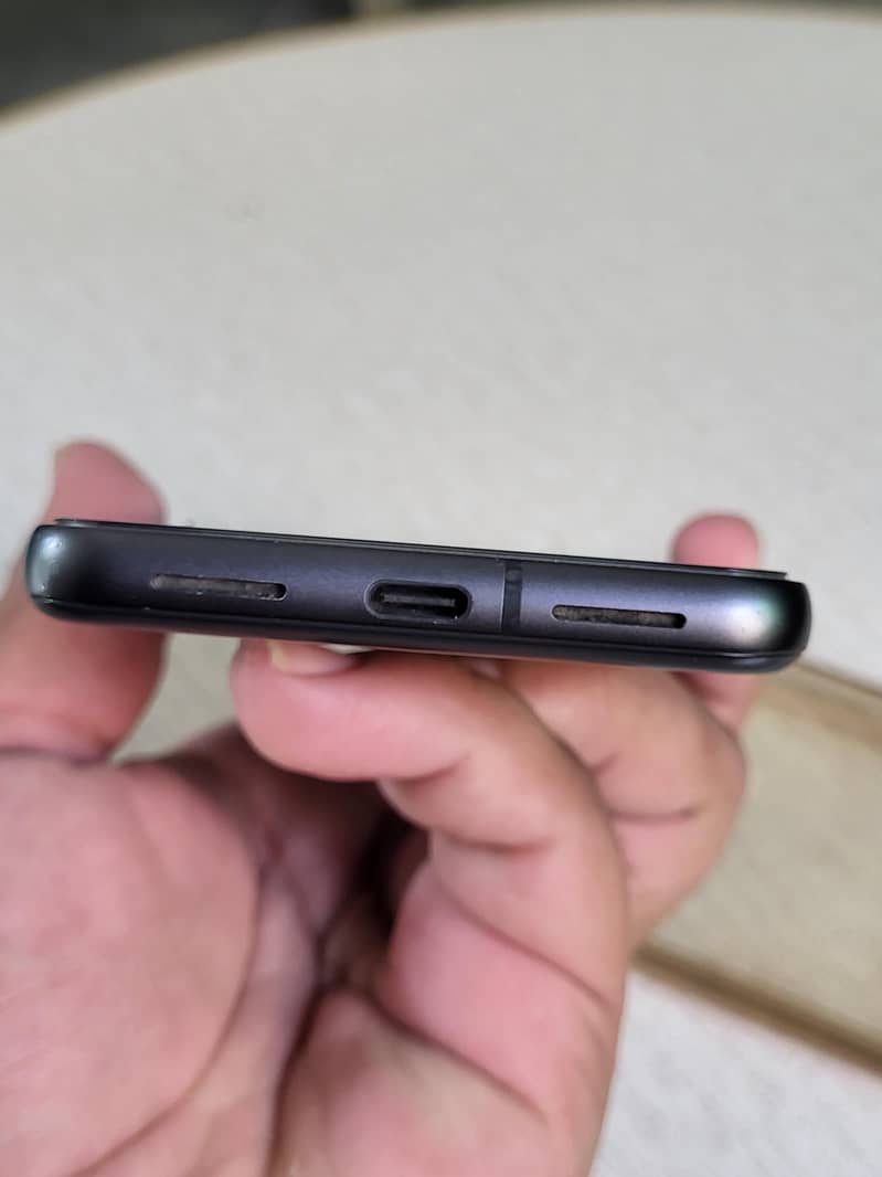 Google Pixel 8 4