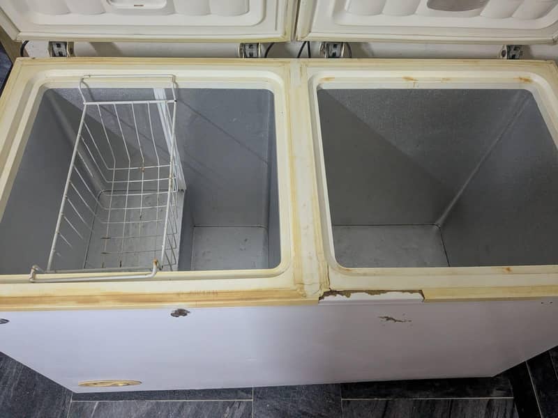 waves deep freezer 1