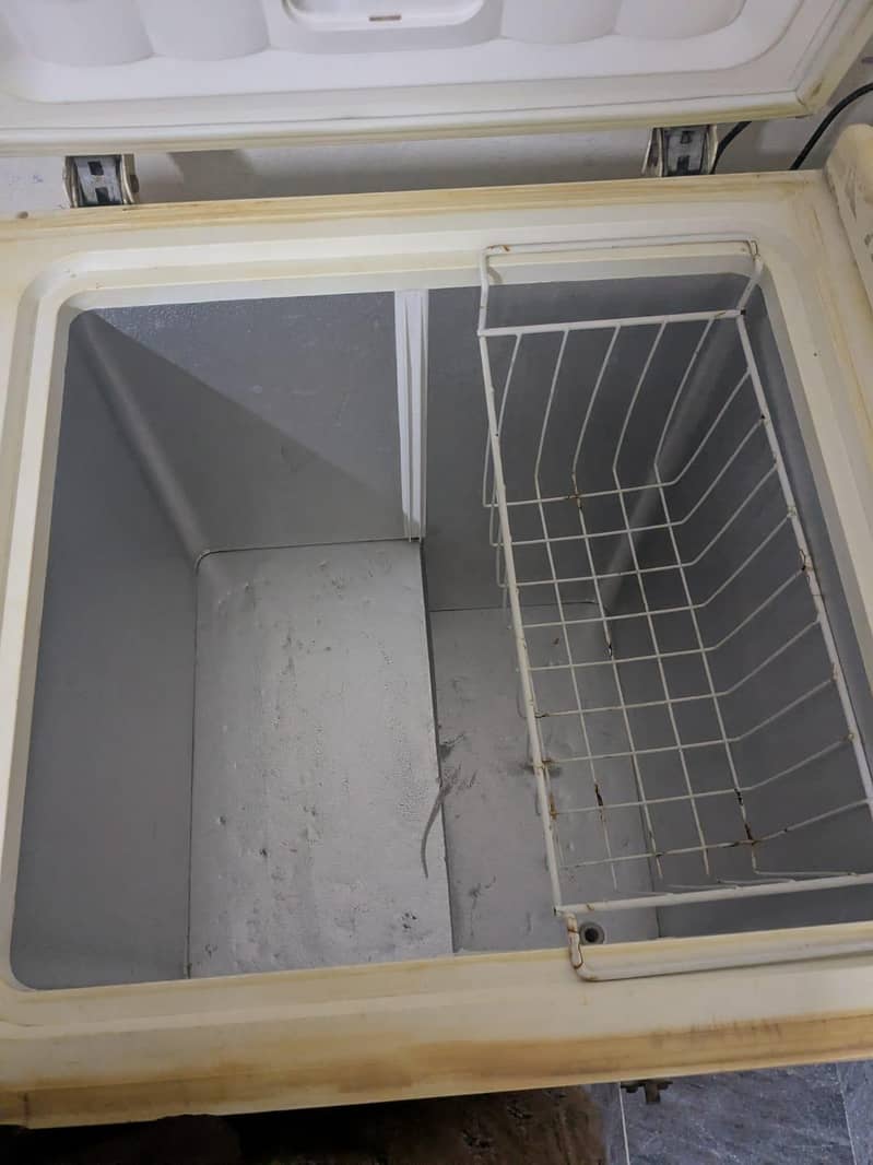 waves deep freezer 4