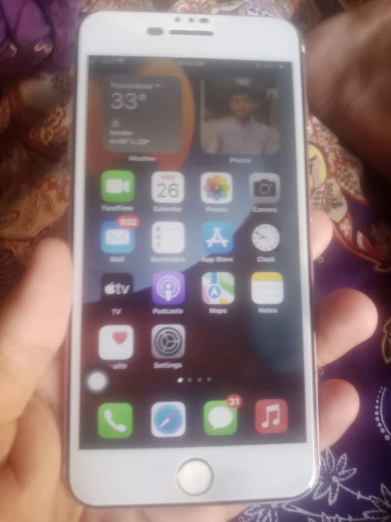 Apple iPhone 7 Plus 0