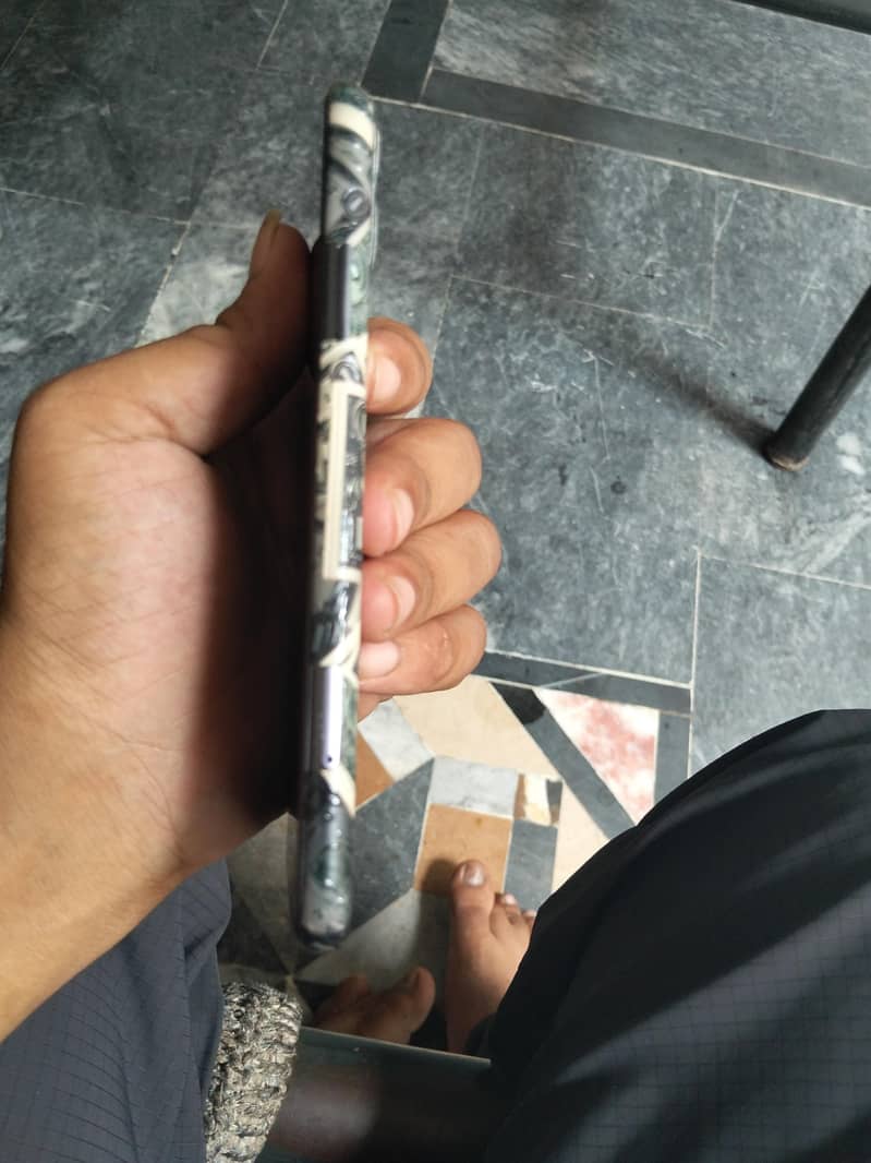 Apple iPhone 11 3
