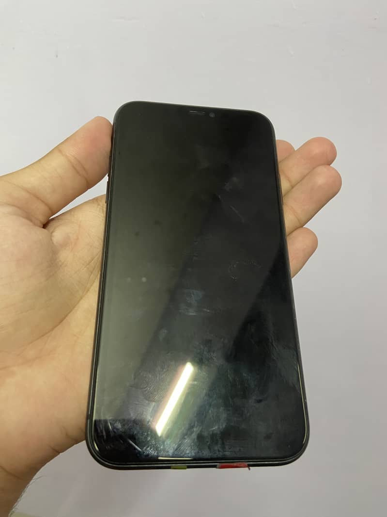 Apple iPhone 11 4