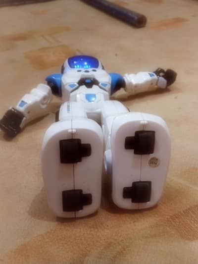 Robbie 2.0 made in china smart toy with clean condition
