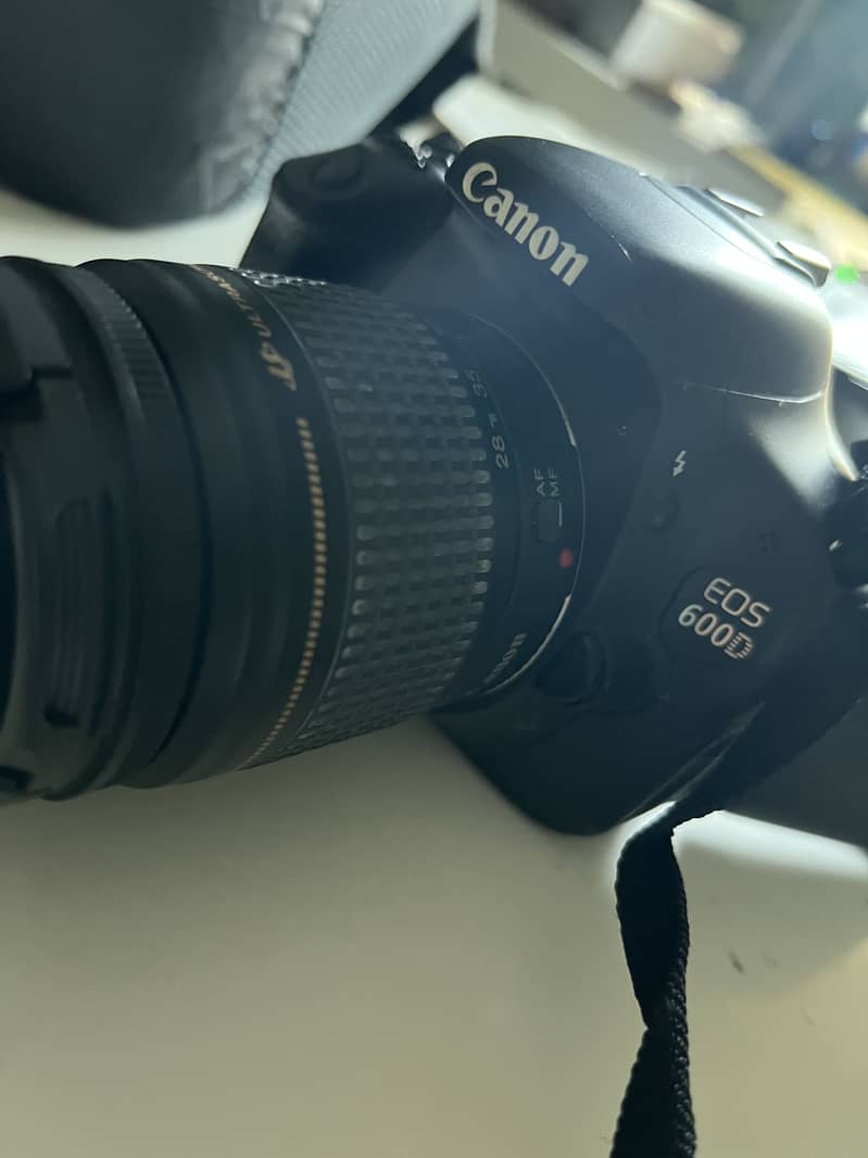 Canon EOS 600D 0