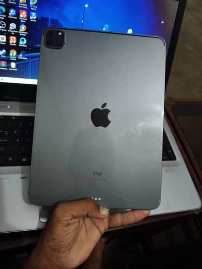 apple ipad m1 pro 11inch with box