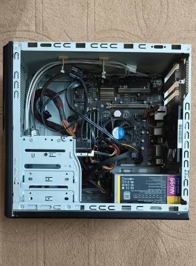 Intel i7 4th gen with 22 inch LED