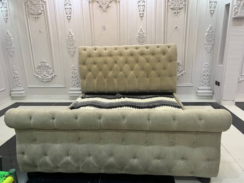 ChenOne king size Bed 1