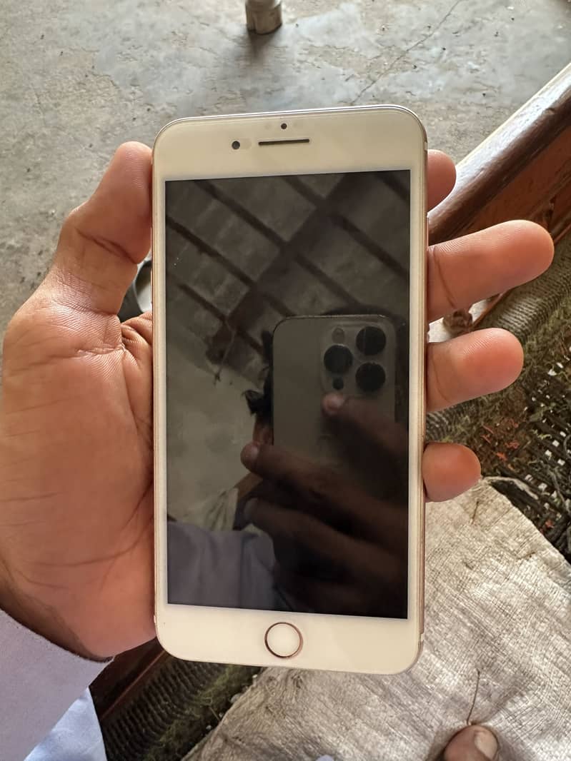Apple iPhone 7 Plus 2