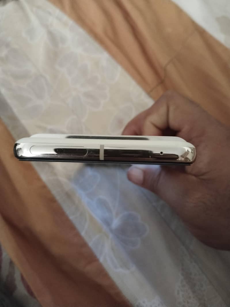 Google Pixel 8 Pro 4