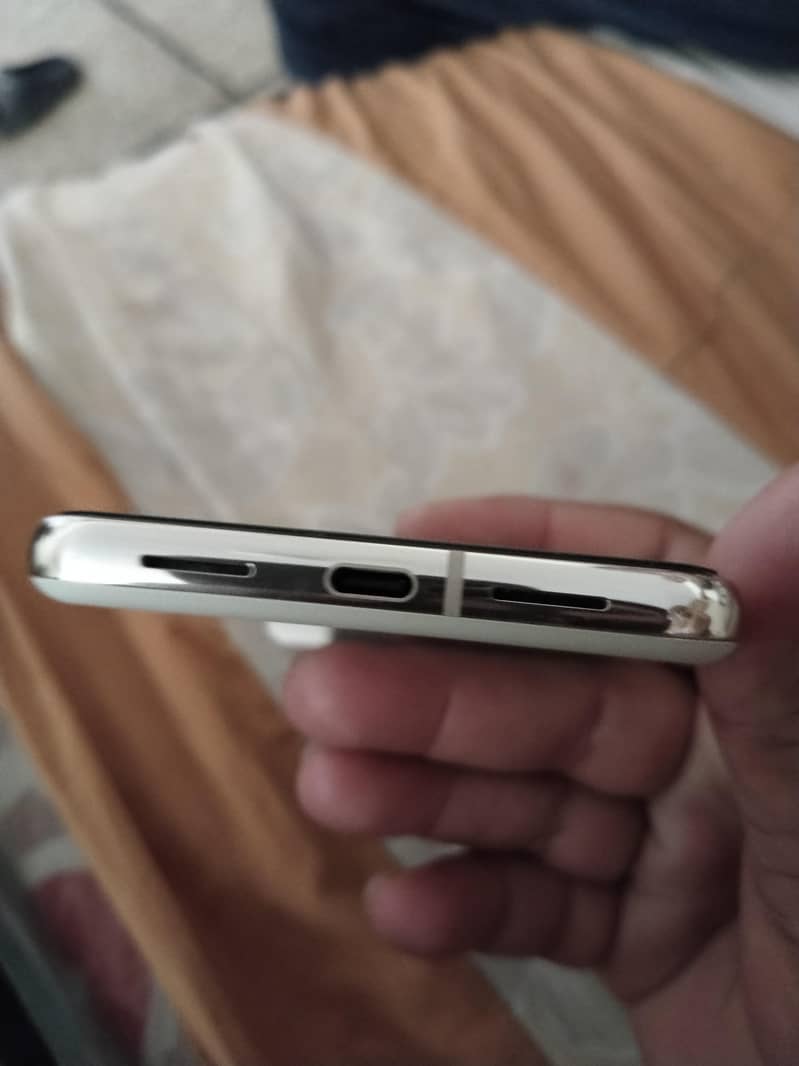 Google Pixel 8 Pro 5