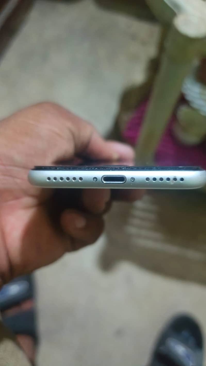 Apple iPhone SE 4