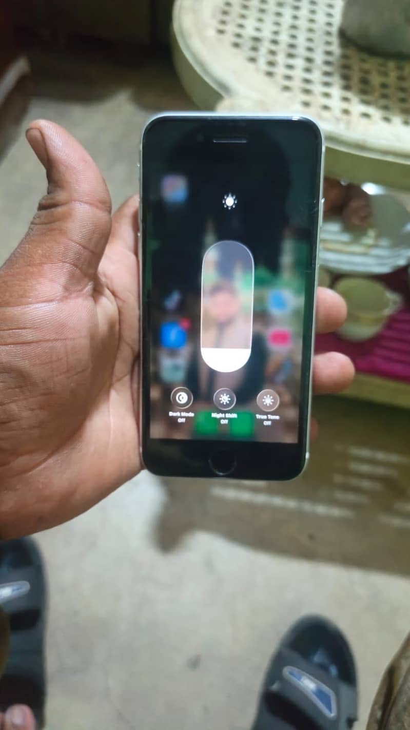 Apple iPhone SE 6