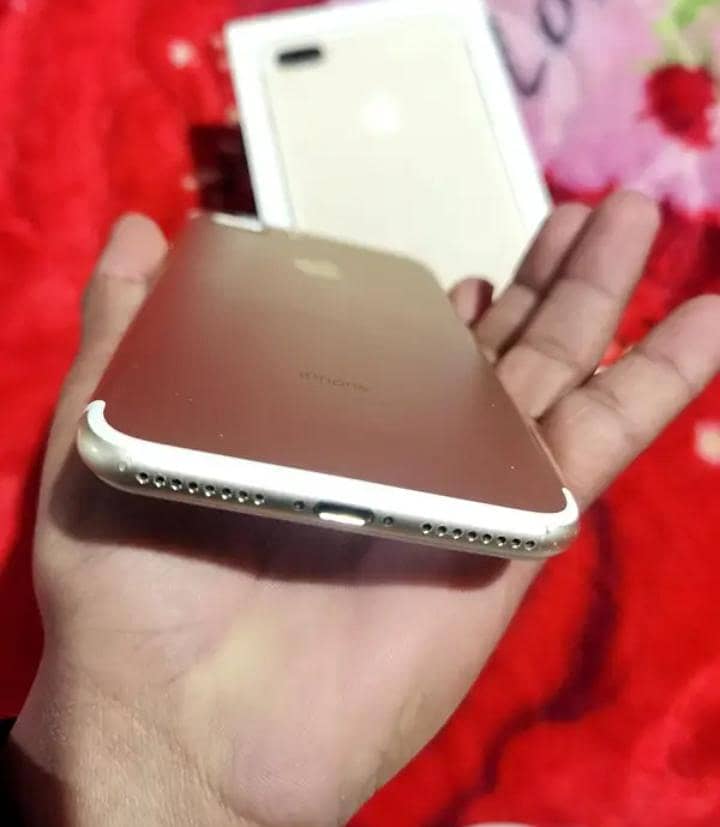 Apple iPhone 7 Plus 0