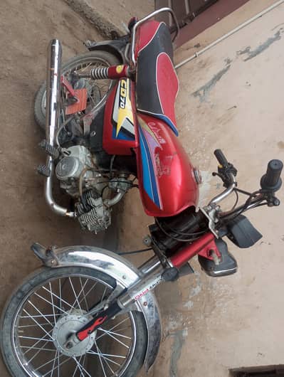 Honda Cd70 sale argent 2005 model Lush