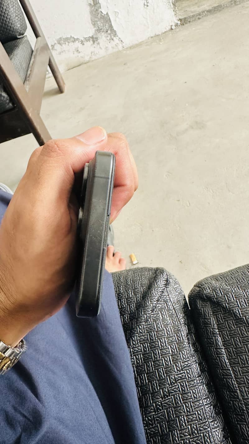 Apple iPhone 15 Pro Max 5