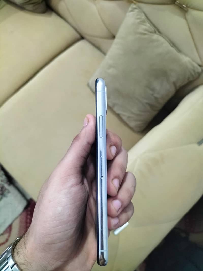 Apple iPhone X 2
