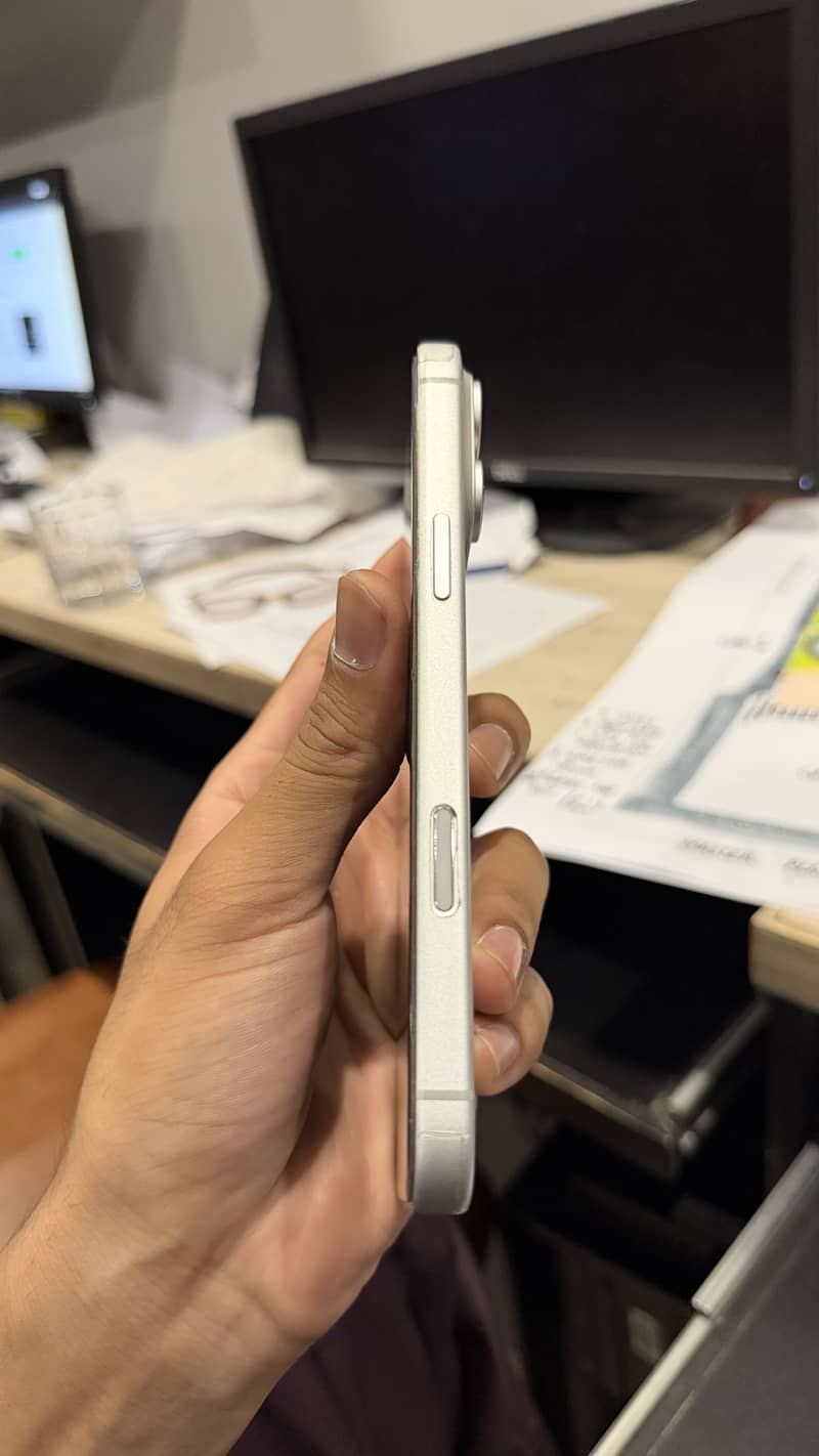 Apple iPhone 17 Pro Max 3