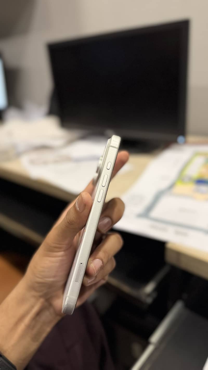 Apple iPhone 17 Pro Max 5