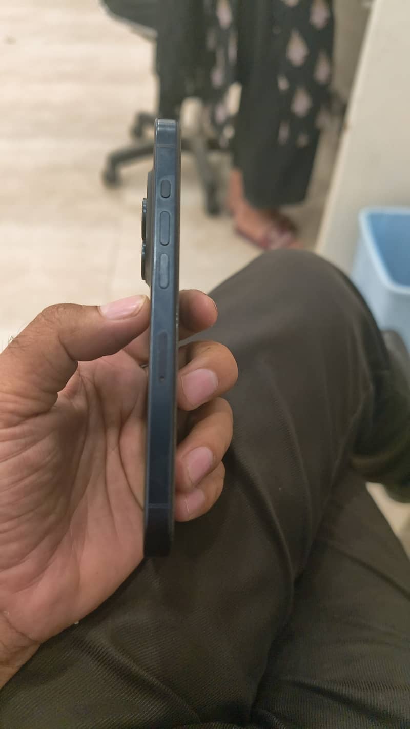 Apple iPhone 15 Pro 1