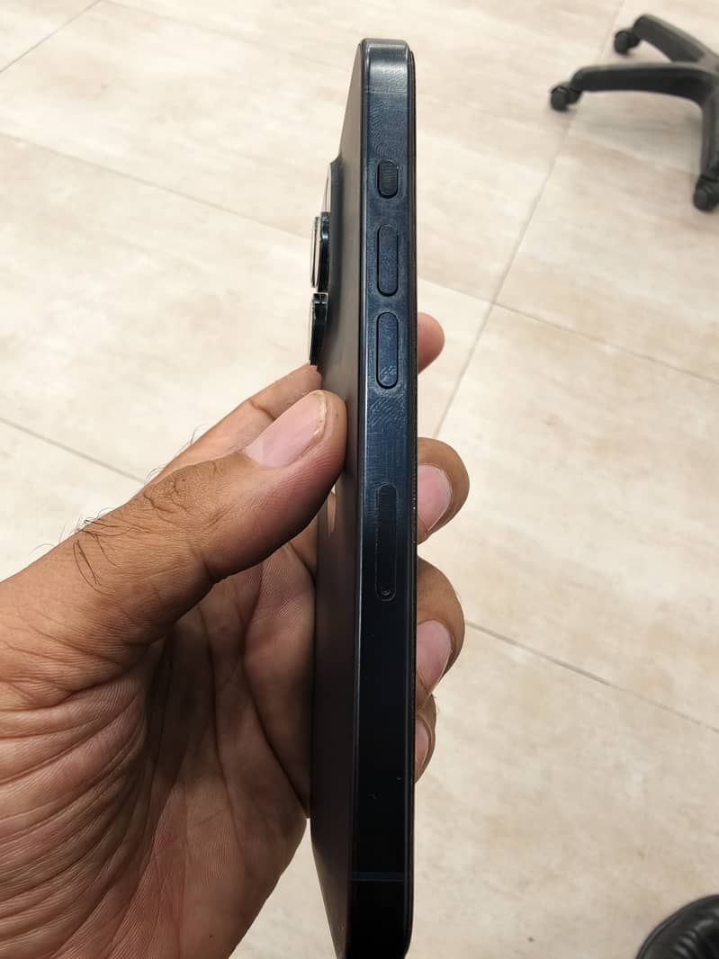 Apple iPhone 15 Pro 2