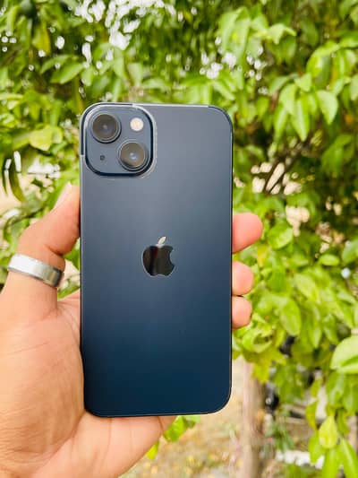 Apple iPhone 13