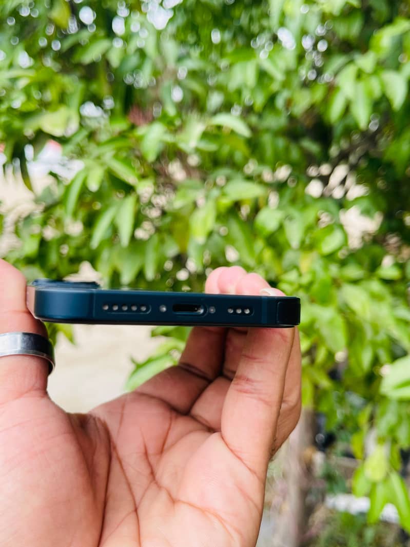 Apple iPhone 13 1