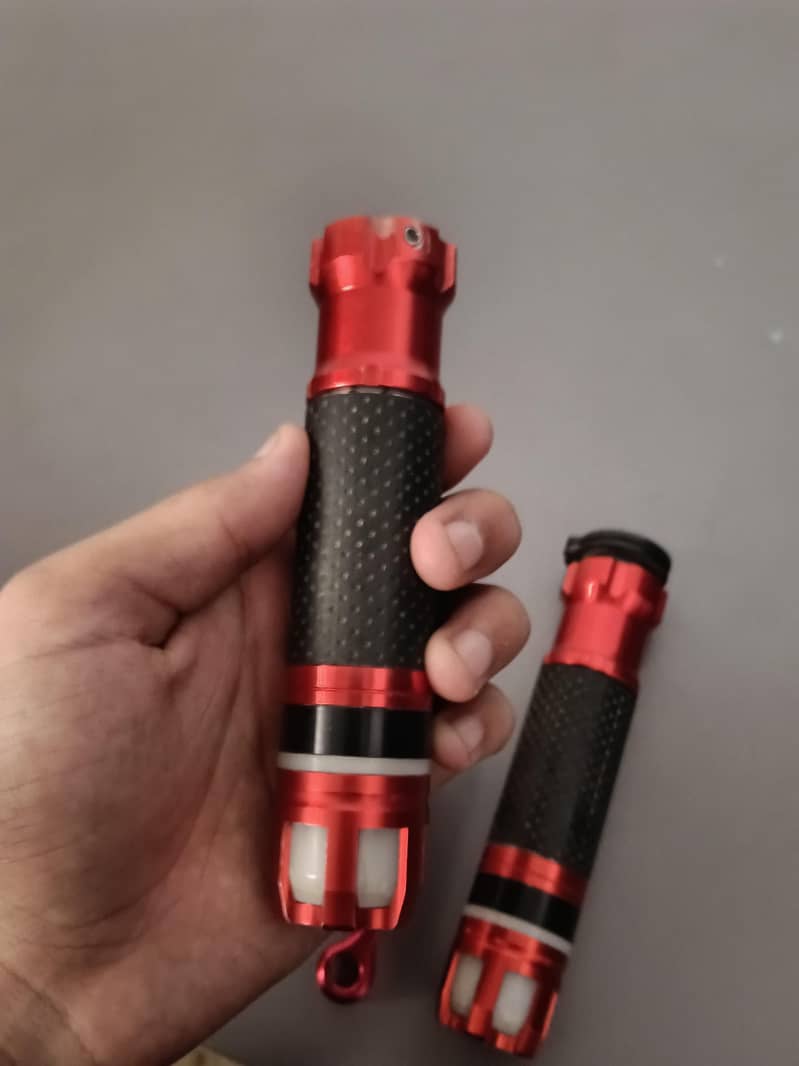 handle grips 3