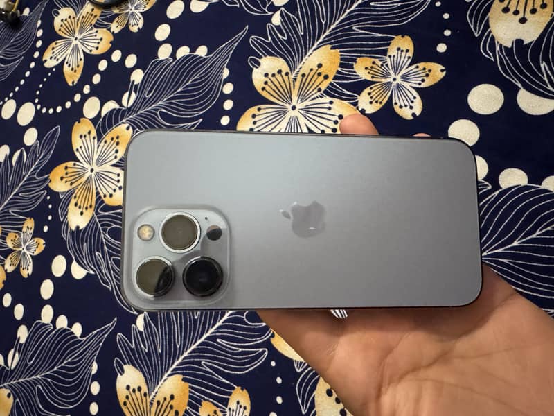 Apple iPhone 13 Pro 2