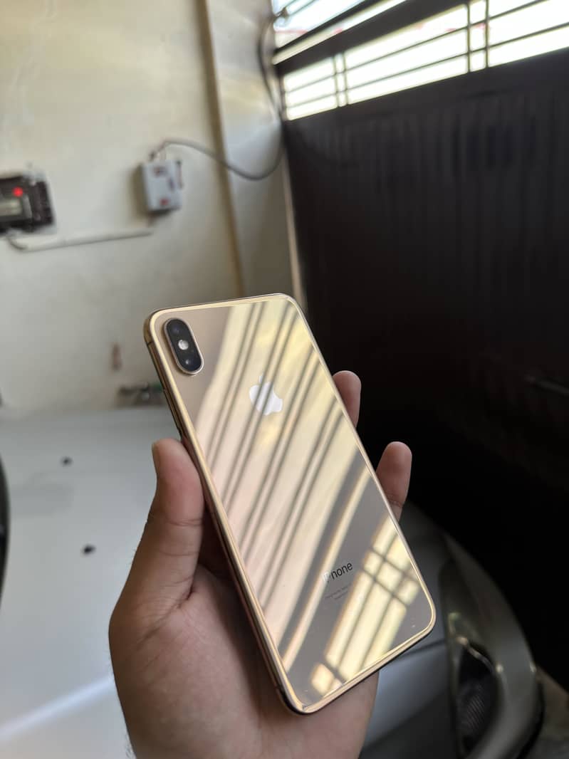 Apple iPhone XS Max 2