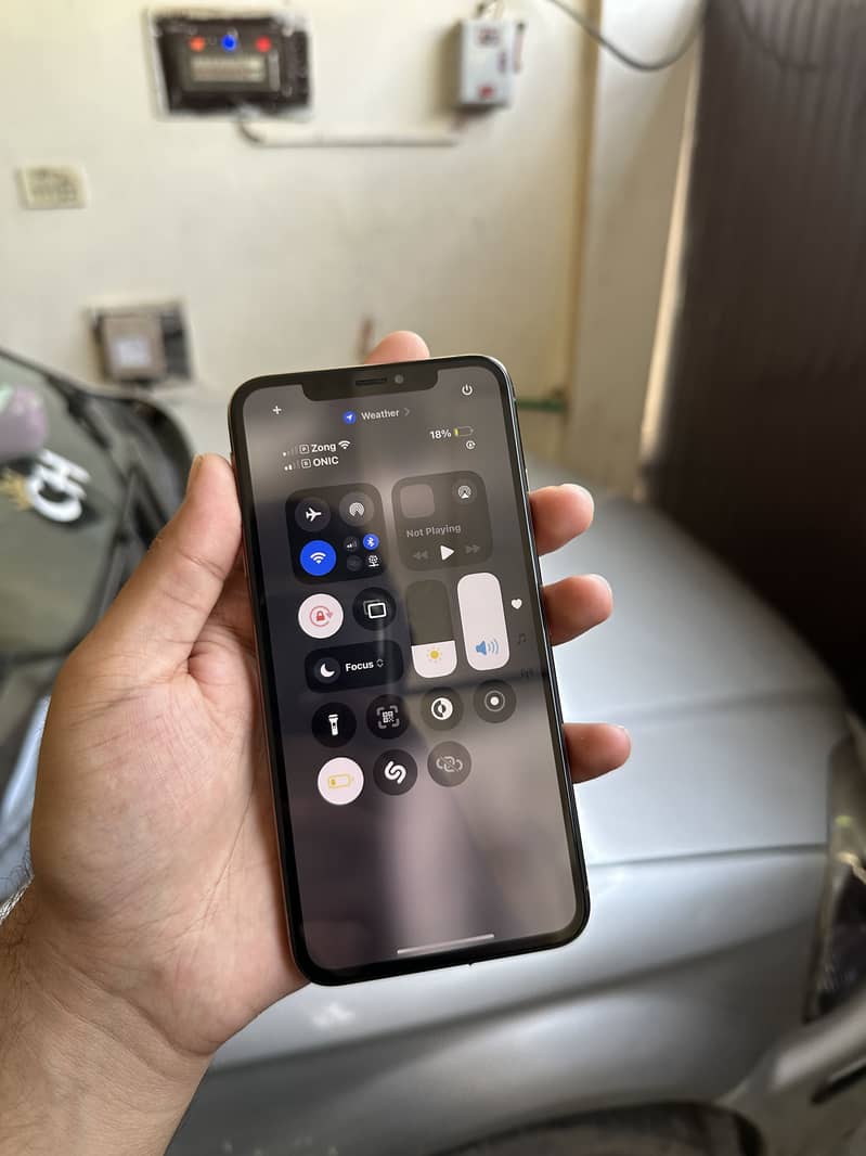 Apple iPhone XS Max 6