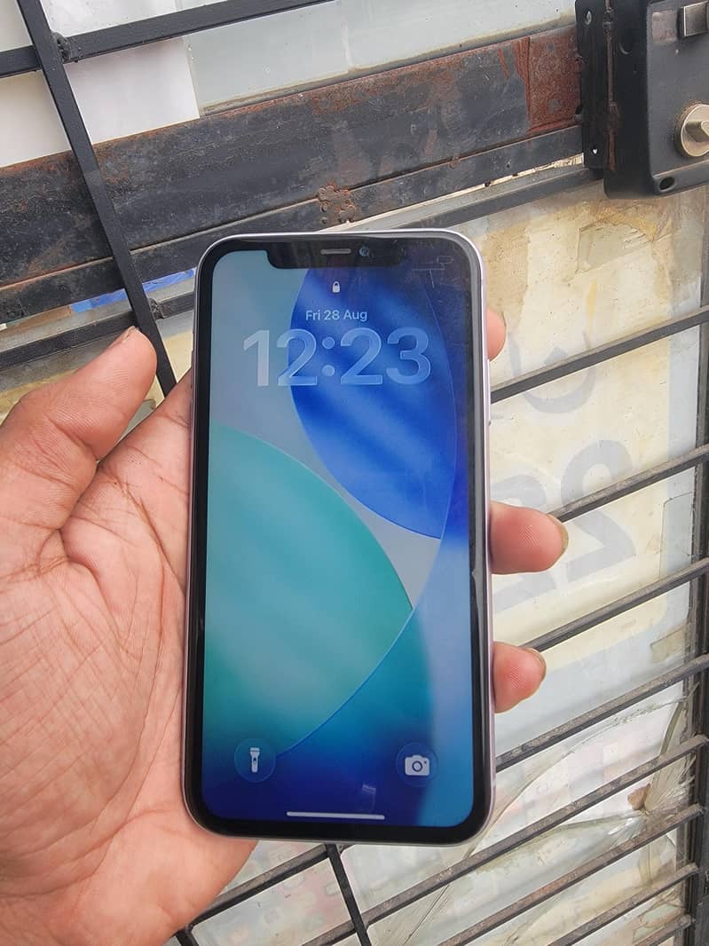 Apple iPhone 11 3
