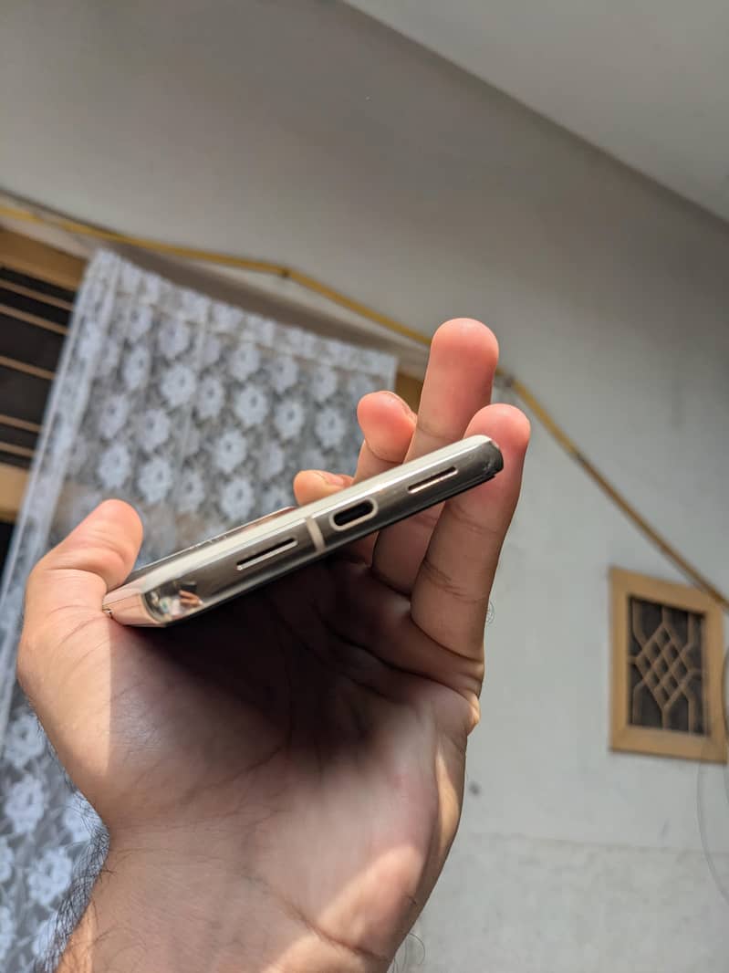 Google pixel 8 pro 1