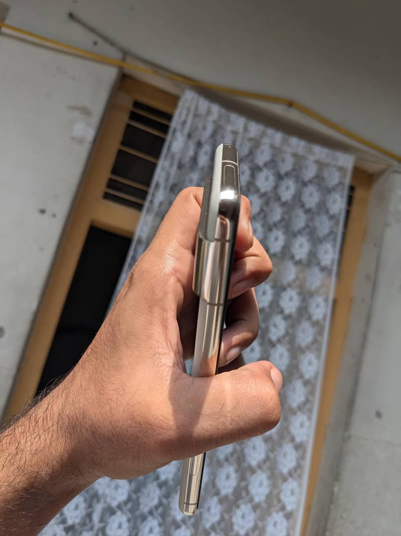 Google pixel 8 pro 2