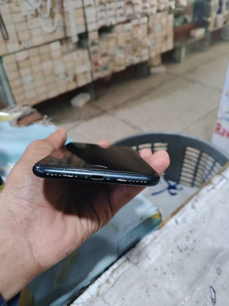 Apple iPhone 7 Plus 2