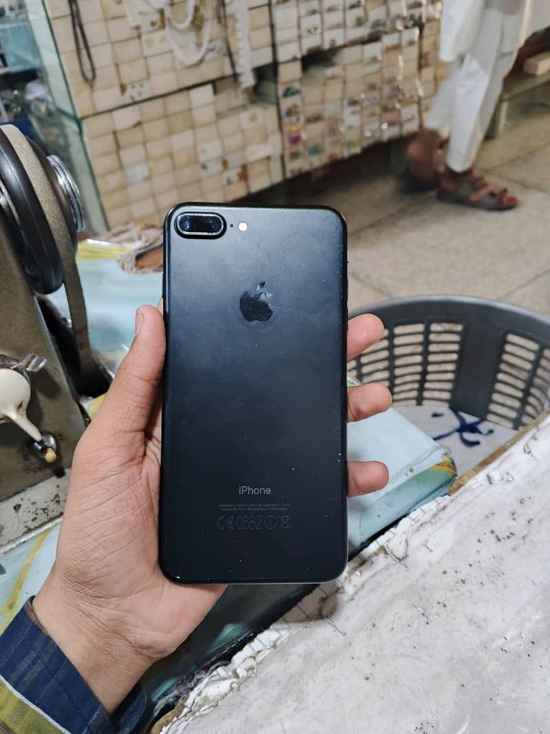 Apple iPhone 7 Plus 3