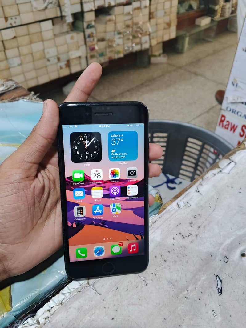 Apple iPhone 7 Plus 4