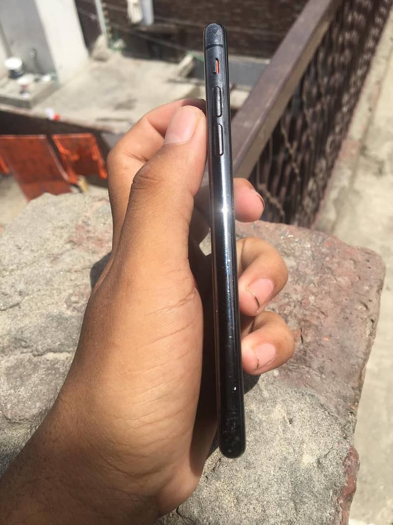 Apple iPhone X 3